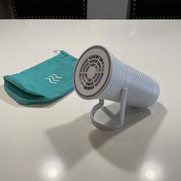 WYND Plus Smart Personal Air Purifier w/ Sensor - Picture 2 of 4